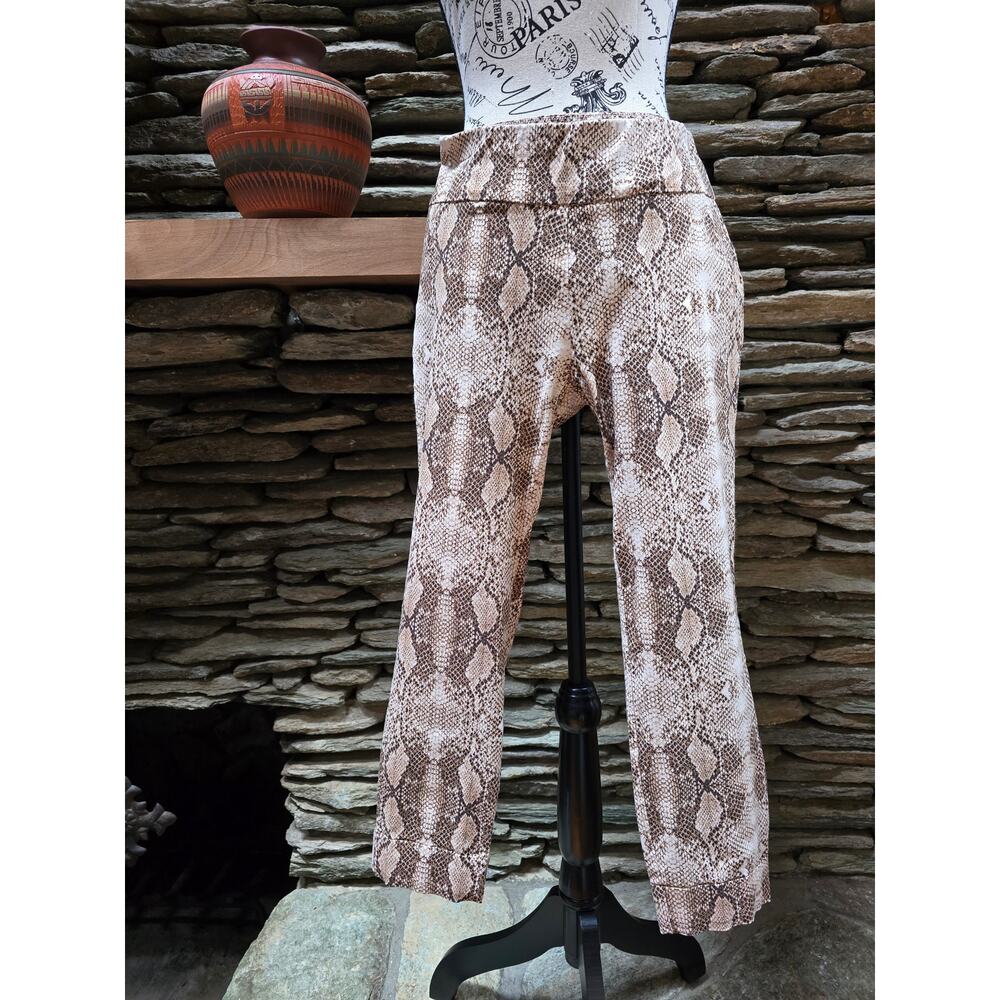 Size XS New York and Company Snake Print Leggings